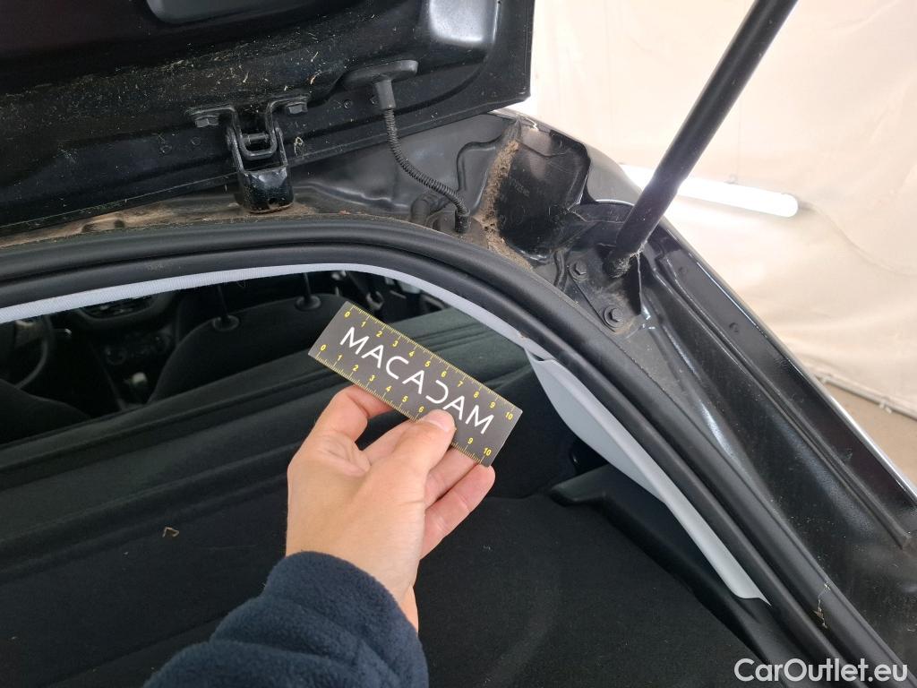  Peugeot  208  Affaire Premium Pack 1.6 HDi 75CV BVM5 E6 #22