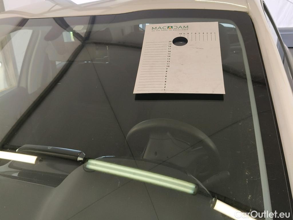  Peugeot  208  Affaire Premium Pack 1.5 HDi 100CV BVM5 E6dT #2