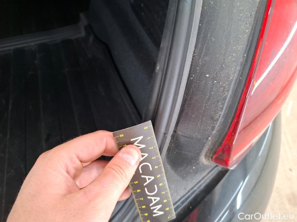  Peugeot  208  Affaire Premium Pack 1.6 HDi 75CV BVM5 E6 #16