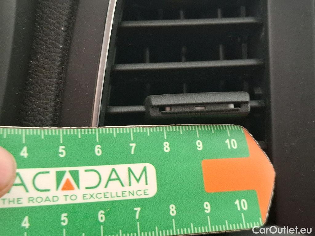  Renault  Megane  IV Berline 5pt. Société Air Nav 1.5 dCi 90CV BVM6 E6 #7