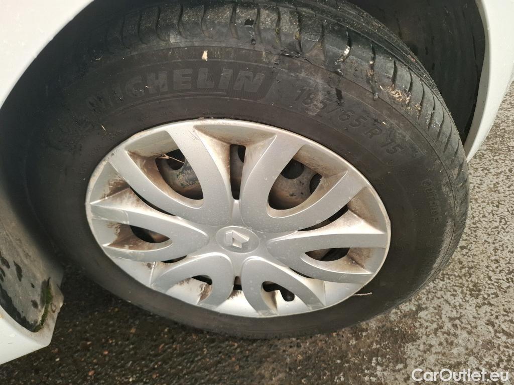  Renault  Clio  IV Air MediaNav 1.5 dCi 90CV BVM5 E6 #8