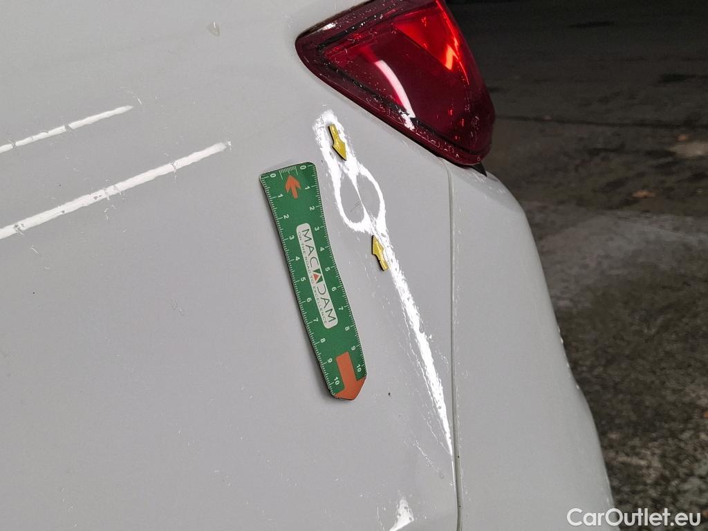  Renault  Clio  IV Air MediaNav 1.5 dCi 90CV BVM5 E6 #14