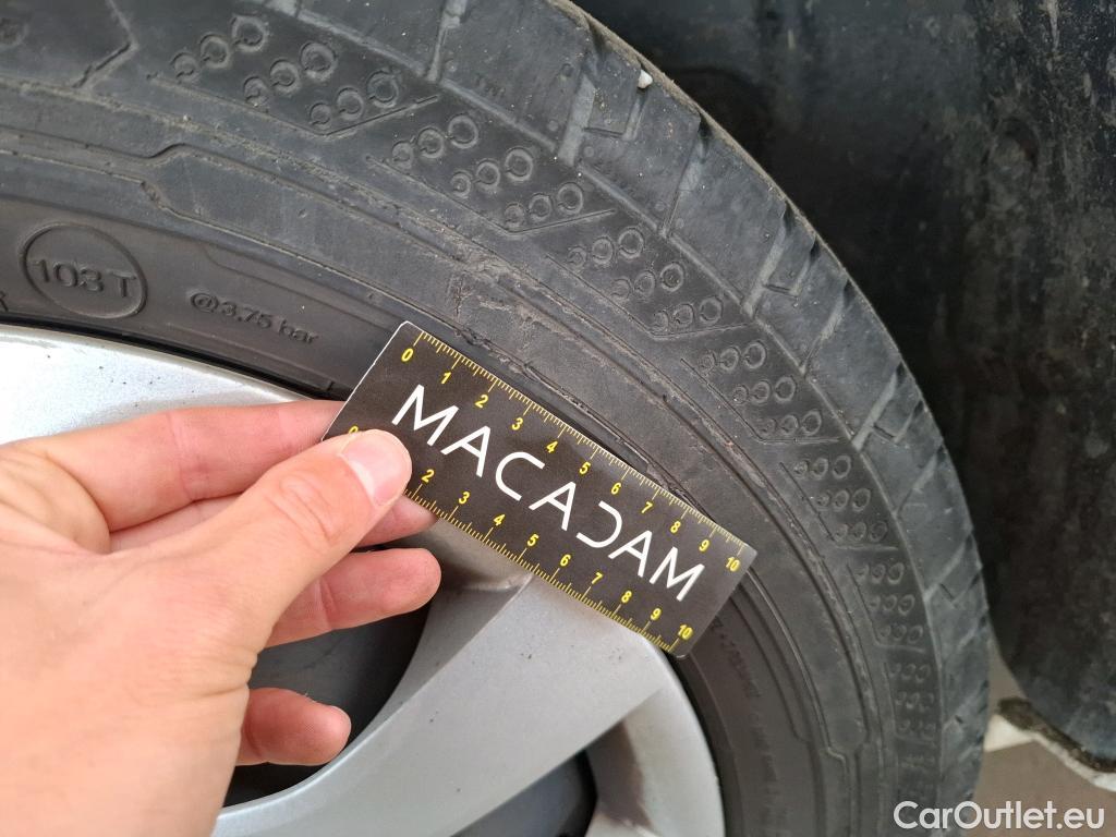  Renault  Trafic  III Fourgon Grand Confort L2H1 1200 1.6 dCi 125CV BVM6 E6 #26