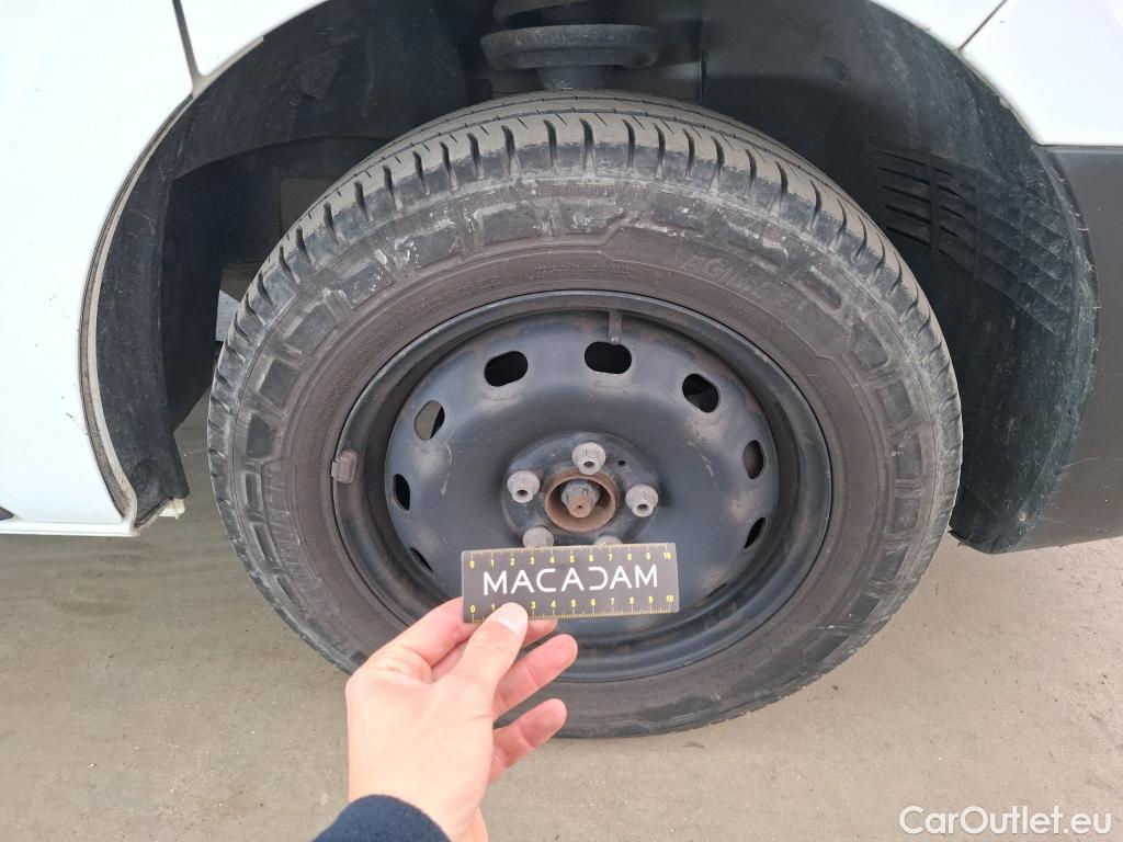  Renault  Trafic  III Fourgon Grand Confort L2H1 1200 1.6 dCi 125CV BVM6 E6 #42