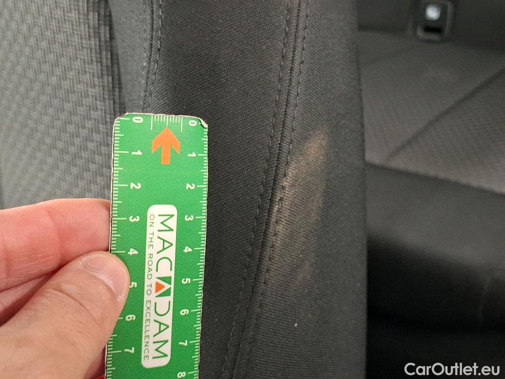  Bmw  Serie 1 BMW Série 1 / 2019 / 5P / Berline 116i Business Design #6