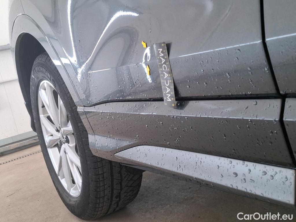  Audi  Q3 AUDI  / 2018 / 5P / SUV 35 TDI 150 S TRONIC S LINE #12