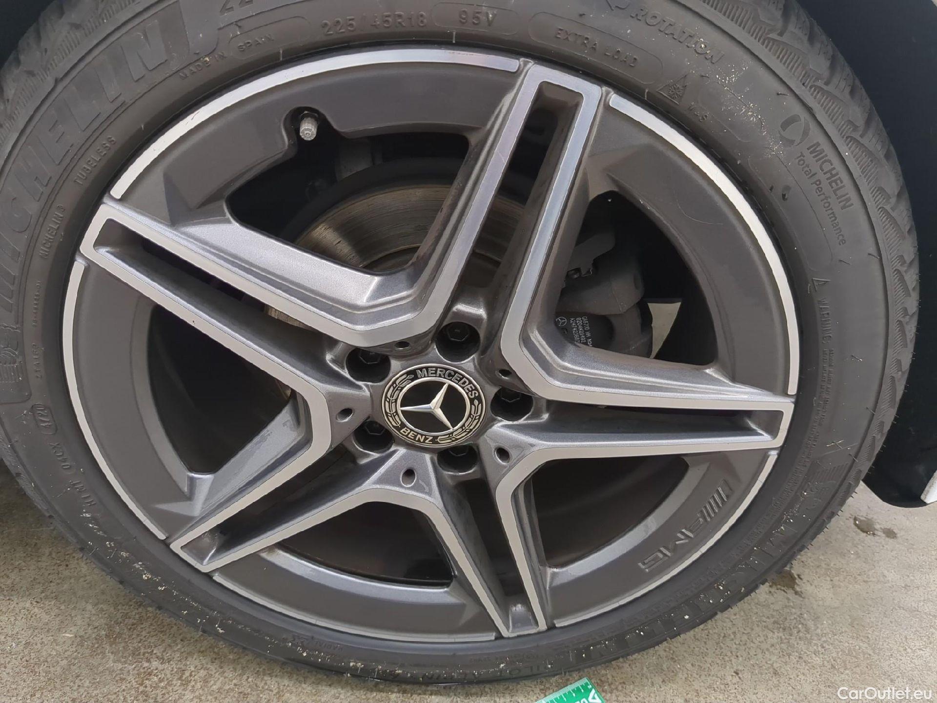  Mercedes  A-Klasse MERCEDES-BENZ Classe A Compact / 2018 / 5P / Berline A 200 d AMG Line 8G-DCT #10