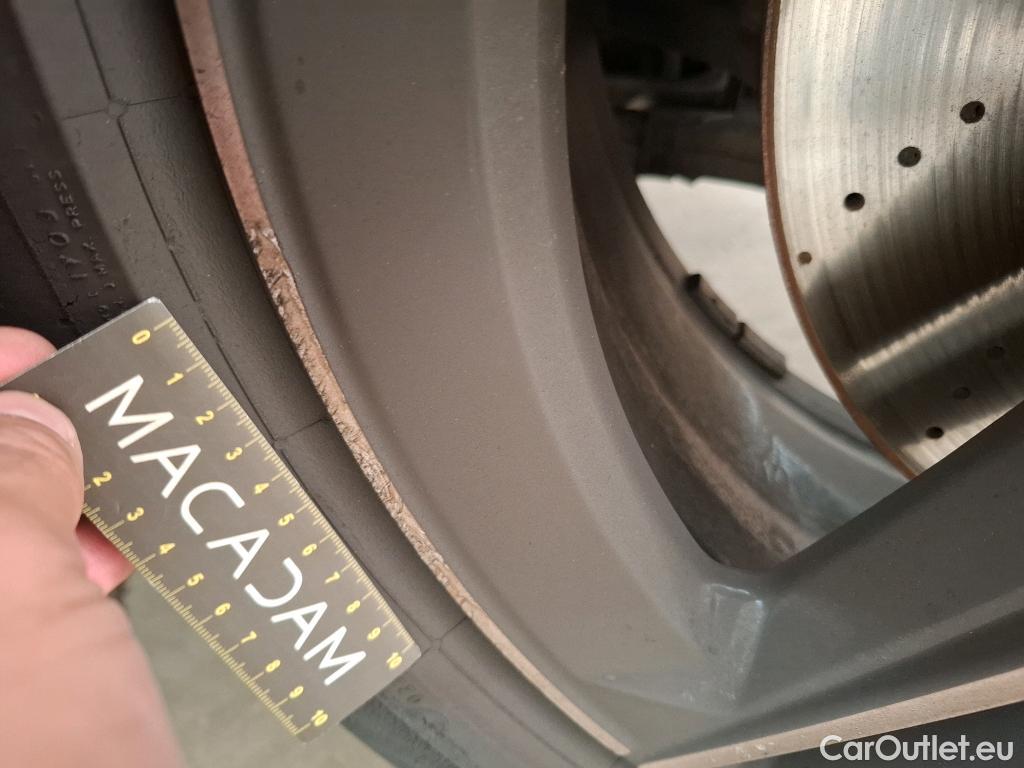  Mercedes  GLB MERCEDES-BENZ  / 2019 / 5P / SUV  220 d AMG Line 4Matic #42