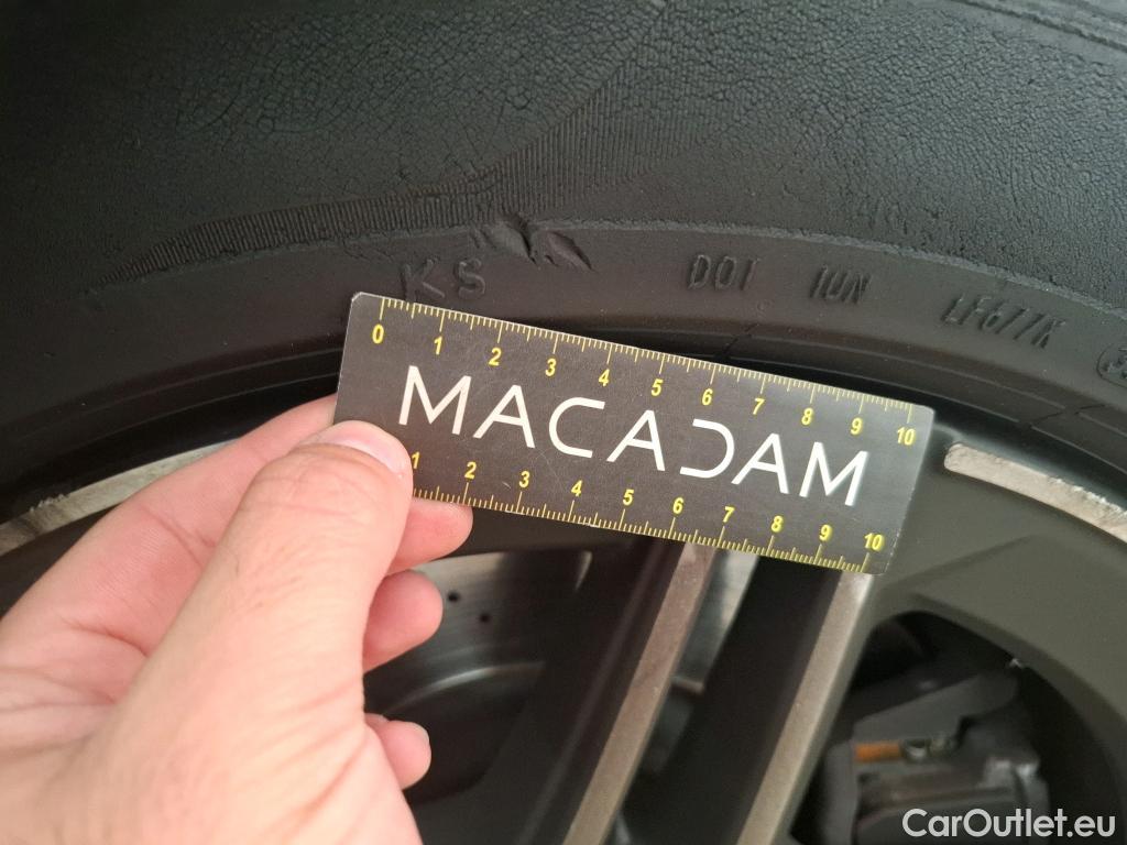  Mercedes  GLB MERCEDES-BENZ  / 2019 / 5P / SUV  220 d AMG Line 4Matic #4