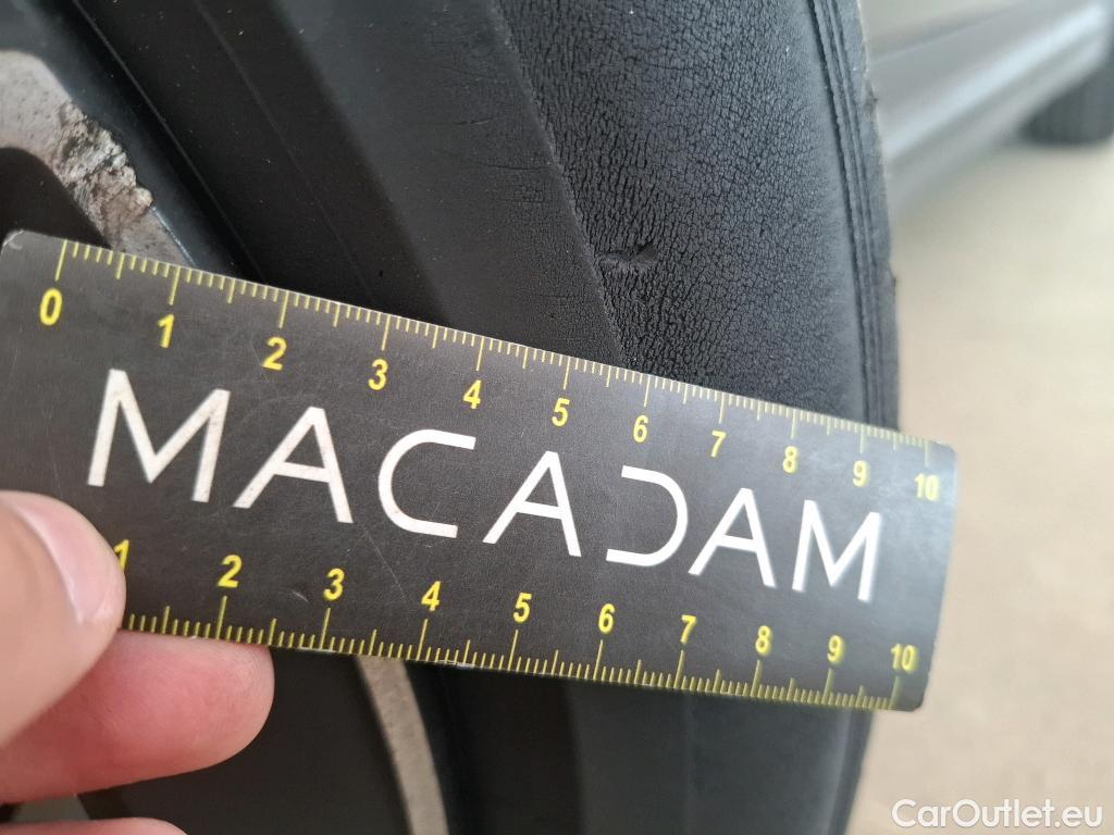  Mercedes  GLB MERCEDES-BENZ  / 2019 / 5P / SUV  220 d AMG Line 4Matic #10