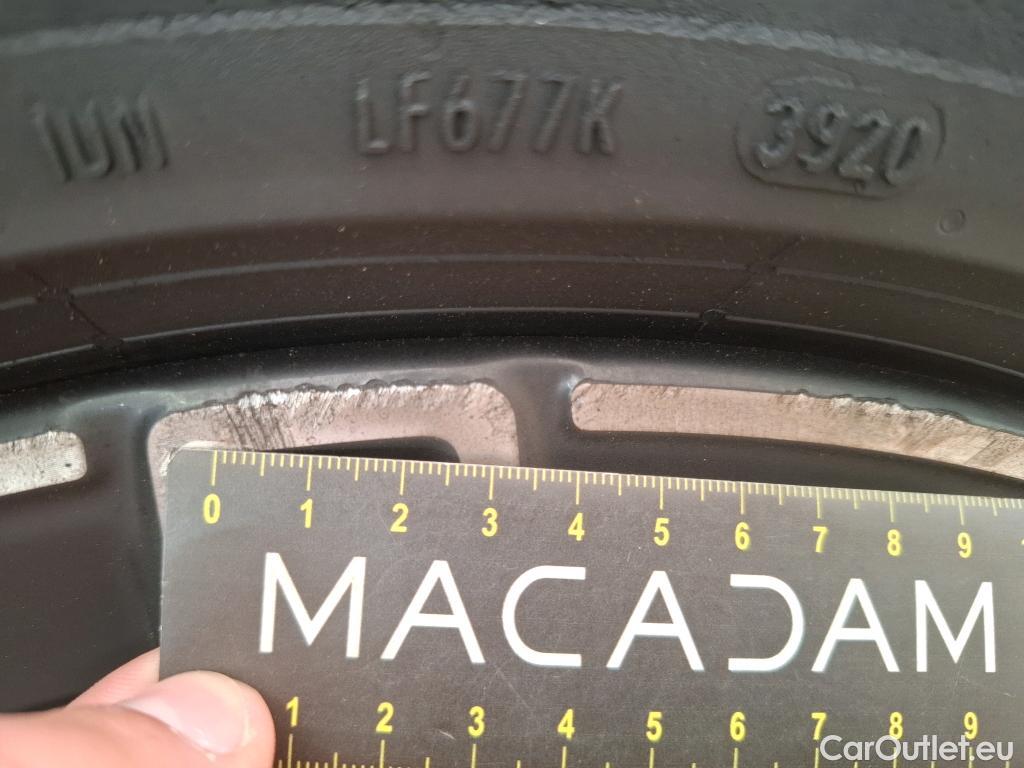  Mercedes  GLB MERCEDES-BENZ  / 2019 / 5P / SUV  220 d AMG Line 4Matic #35