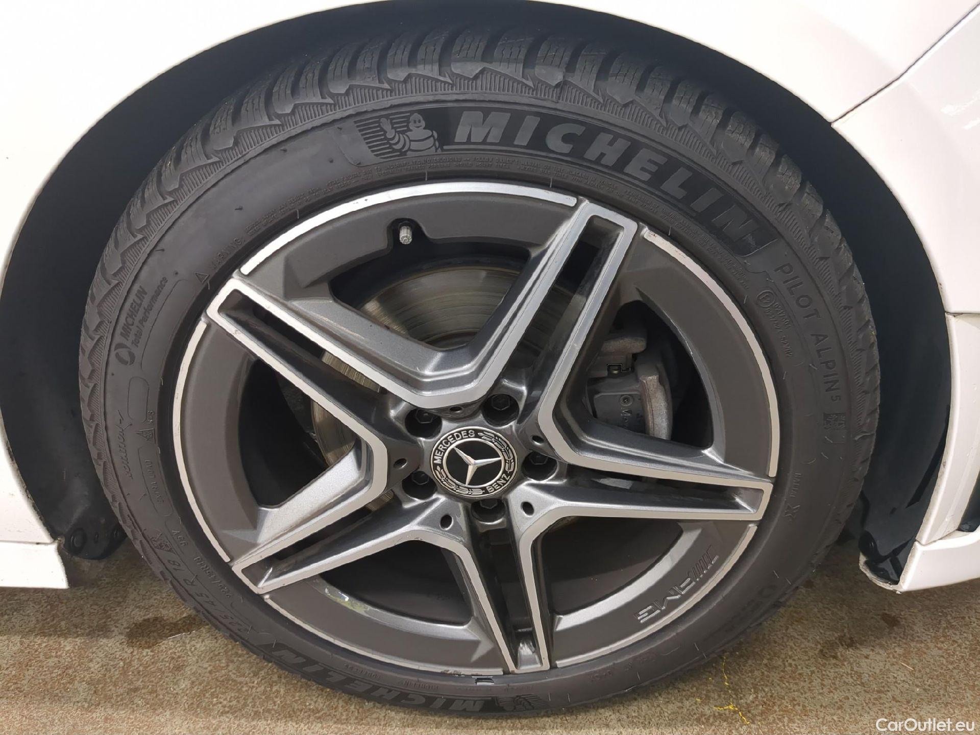  Mercedes  A-Klasse MERCEDES-BENZ Classe A Compact / 2018 / 5P / Berline A 200 d AMG Line 8G-DCT #1