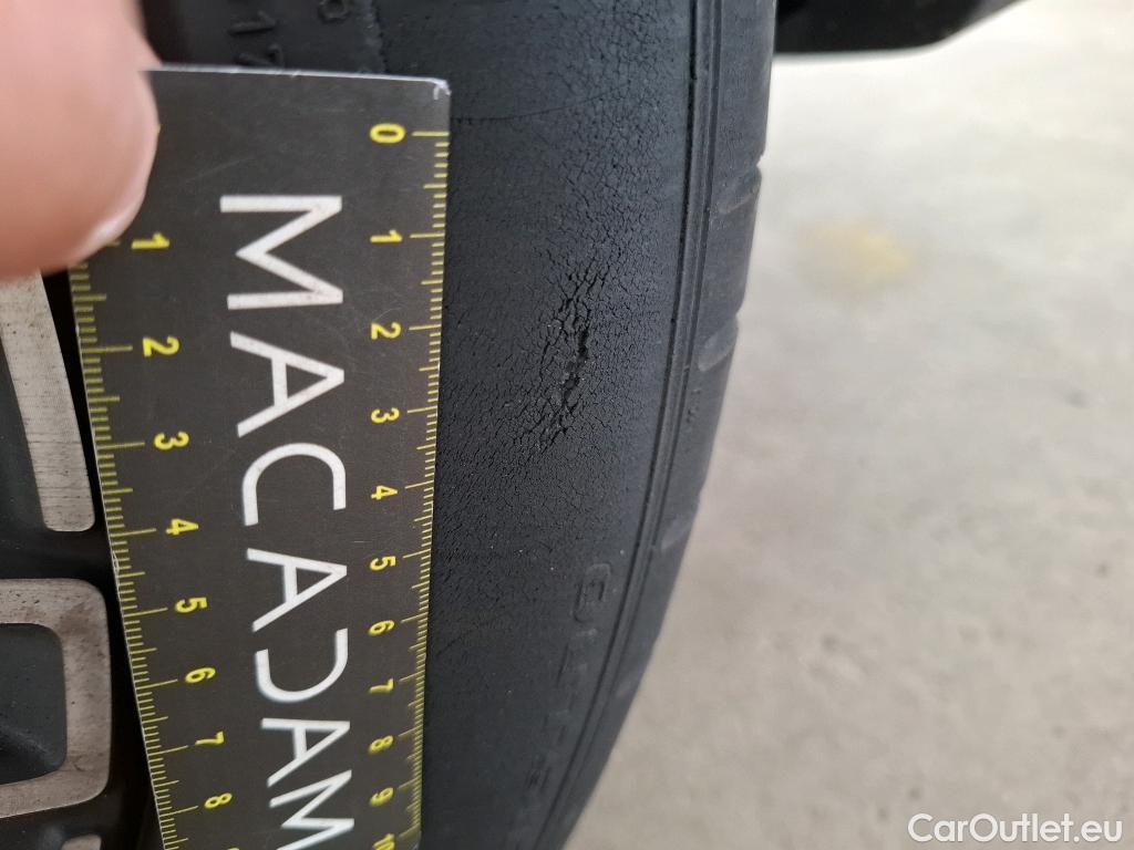  Mercedes  GLB MERCEDES-BENZ  / 2019 / 5P / SUV  220 d AMG Line 4Matic #16