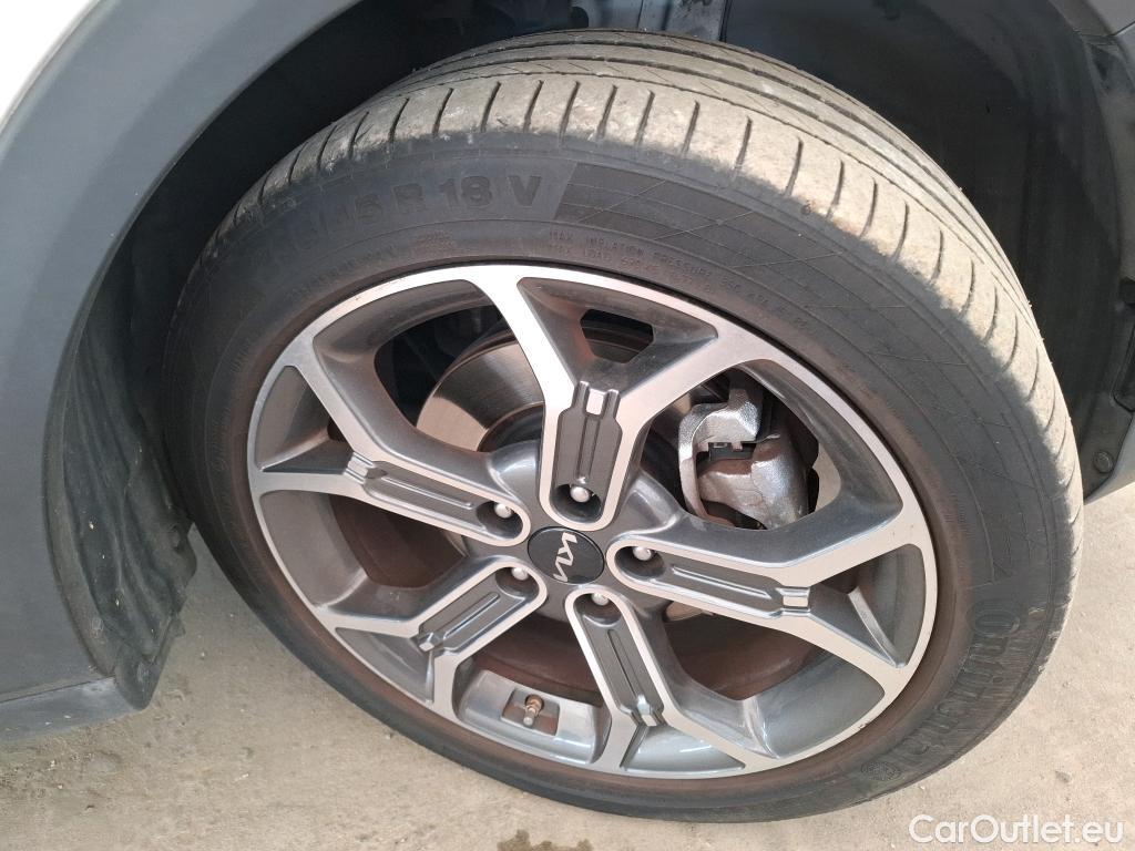  KIA  XCeed KIA  / 2019 / 5P / Crossover 1.6 GDI ISG PHEV BCKWHT EDITION DCT6(SP) / VO RECONDITIONNE - PHOTOS AVANT RECONDITIONNEMENT #12