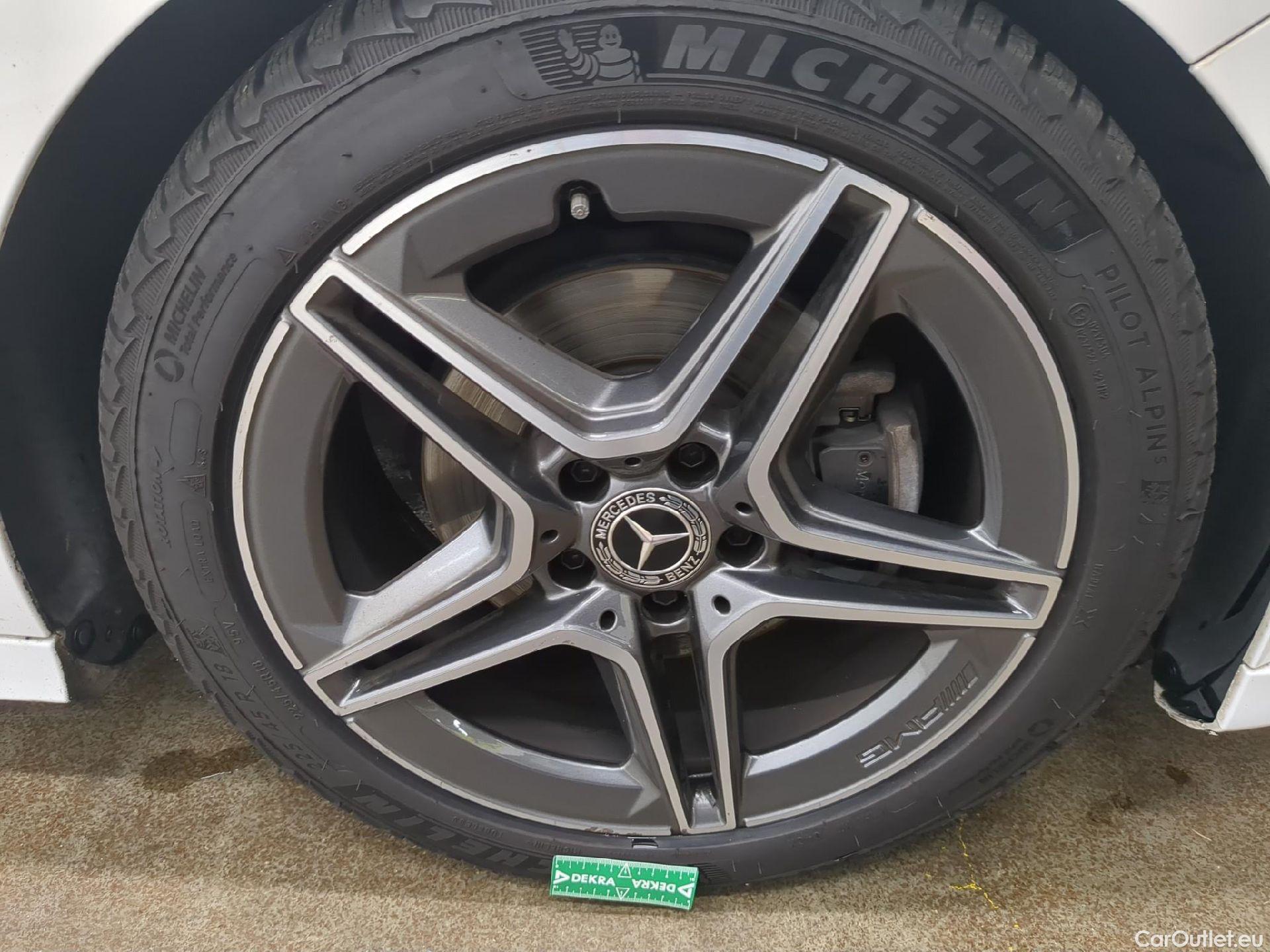  Mercedes  A-Klasse MERCEDES-BENZ Classe A Compact / 2018 / 5P / Berline A 200 d AMG Line 8G-DCT #3