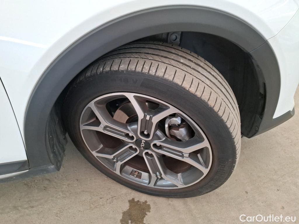  KIA  XCeed KIA  / 2019 / 5P / Crossover 1.6 GDI ISG PHEV BCKWHT EDITION DCT6(SP) / VO RECONDITIONNE - PHOTOS AVANT RECONDITIONNEMENT #11