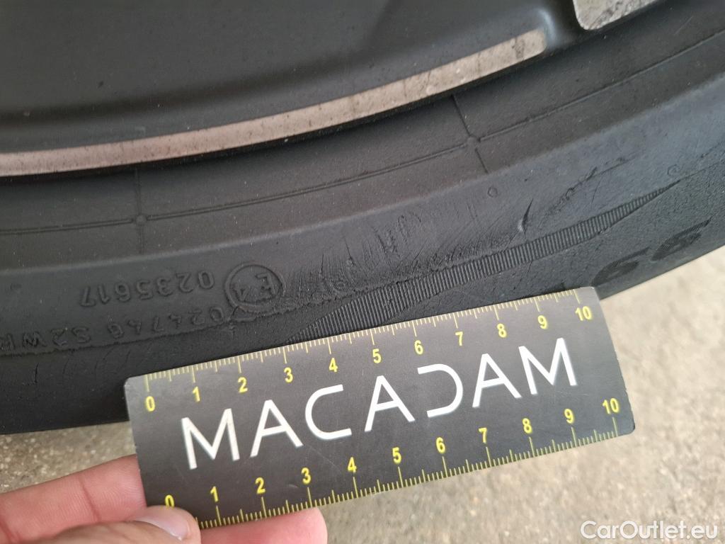  Mercedes  GLB MERCEDES-BENZ  / 2019 / 5P / SUV  220 d AMG Line 4Matic #12