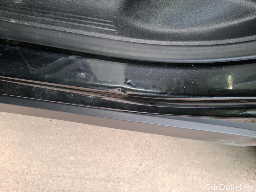  Mercedes  GLB MERCEDES-BENZ  / 2019 / 5P / SUV  220 d AMG Line 4Matic #26