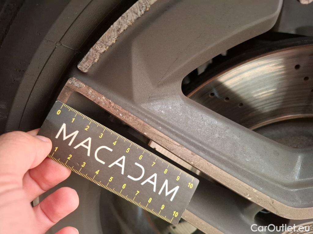  Mercedes  GLB MERCEDES-BENZ  / 2019 / 5P / SUV  220 d AMG Line 4Matic #38