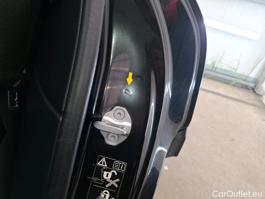  Mercedes  GLB MERCEDES-BENZ  / 2019 / 5P / SUV  220 d AMG Line 4Matic #24