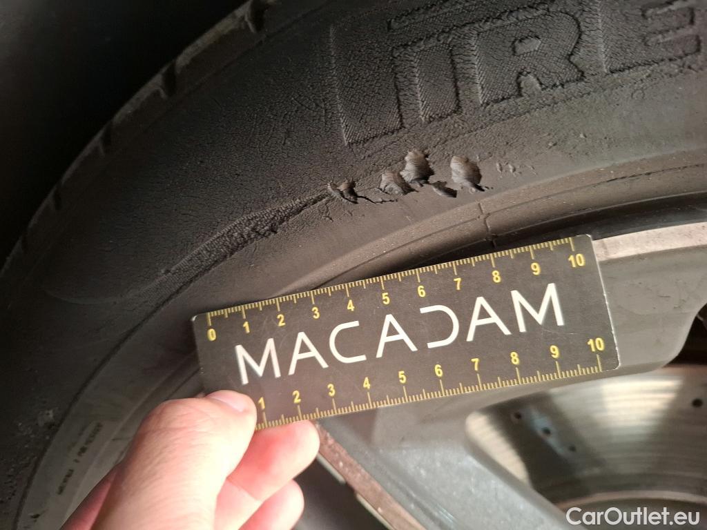  Mercedes  GLB MERCEDES-BENZ  / 2019 / 5P / SUV  220 d AMG Line 4Matic #3