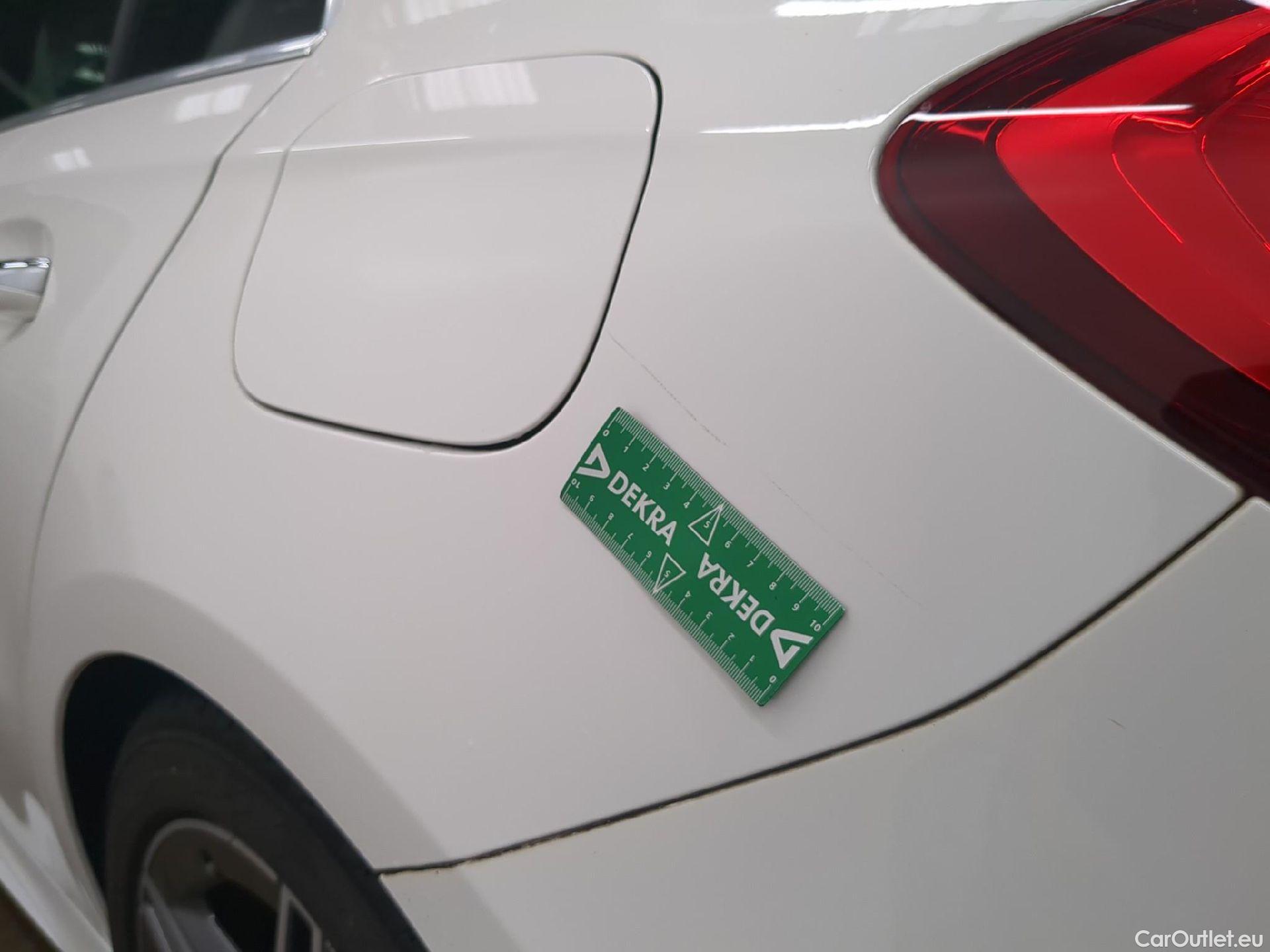  Mercedes  A-Klasse MERCEDES-BENZ Classe A Compact / 2018 / 5P / Berline A 200 d AMG Line 8G-DCT #18