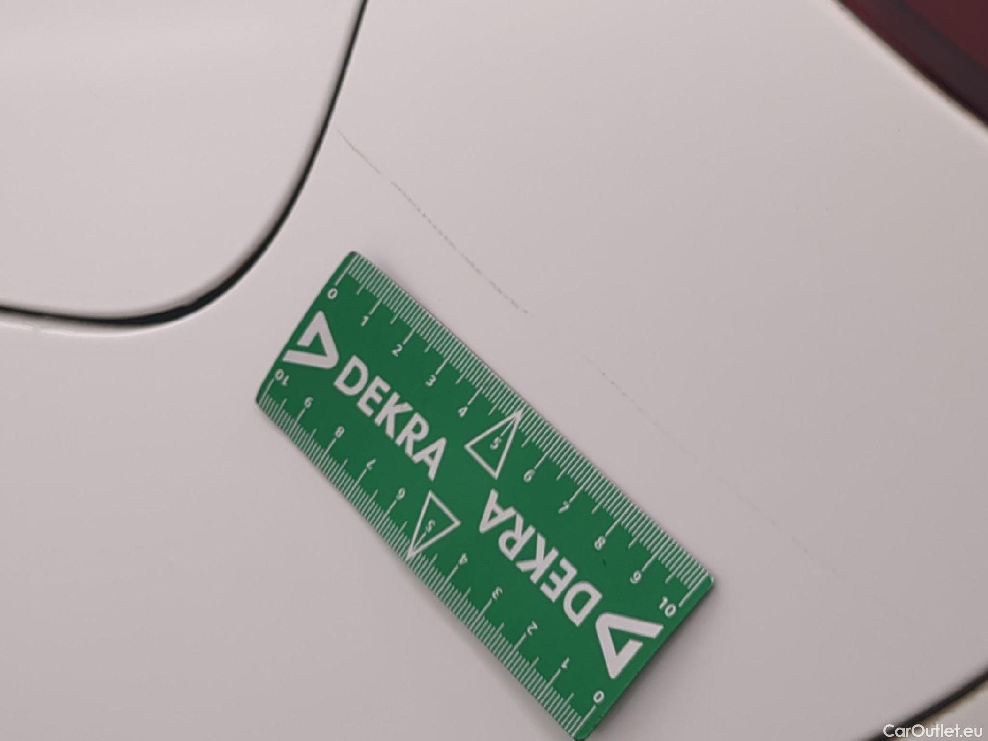  Mercedes  A-Klasse MERCEDES-BENZ Classe A Compact / 2018 / 5P / Berline A 200 d AMG Line 8G-DCT #19