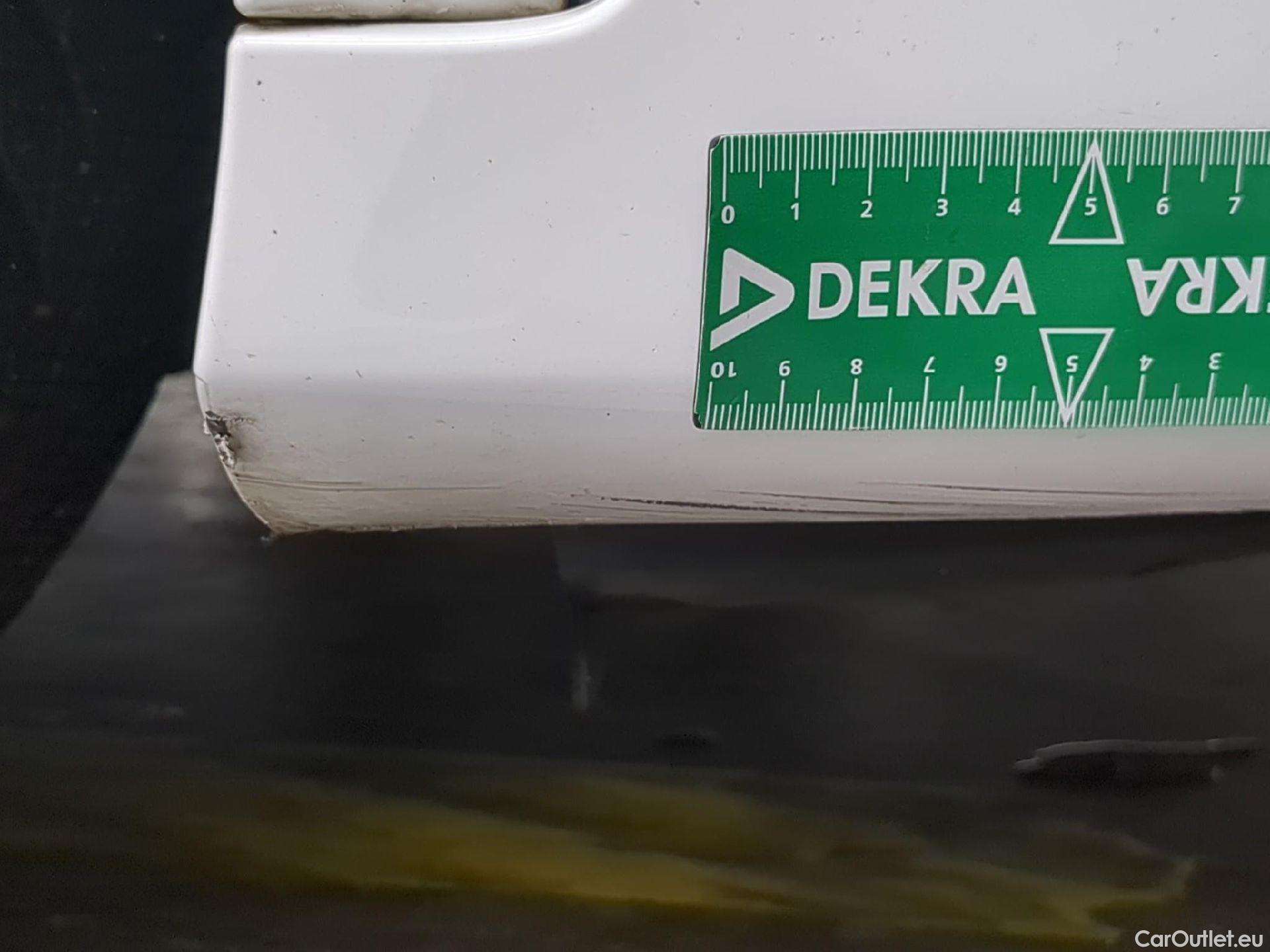  Mercedes  A-Klasse MERCEDES-BENZ Classe A Compact / 2018 / 5P / Berline A 200 d AMG Line 8G-DCT #16