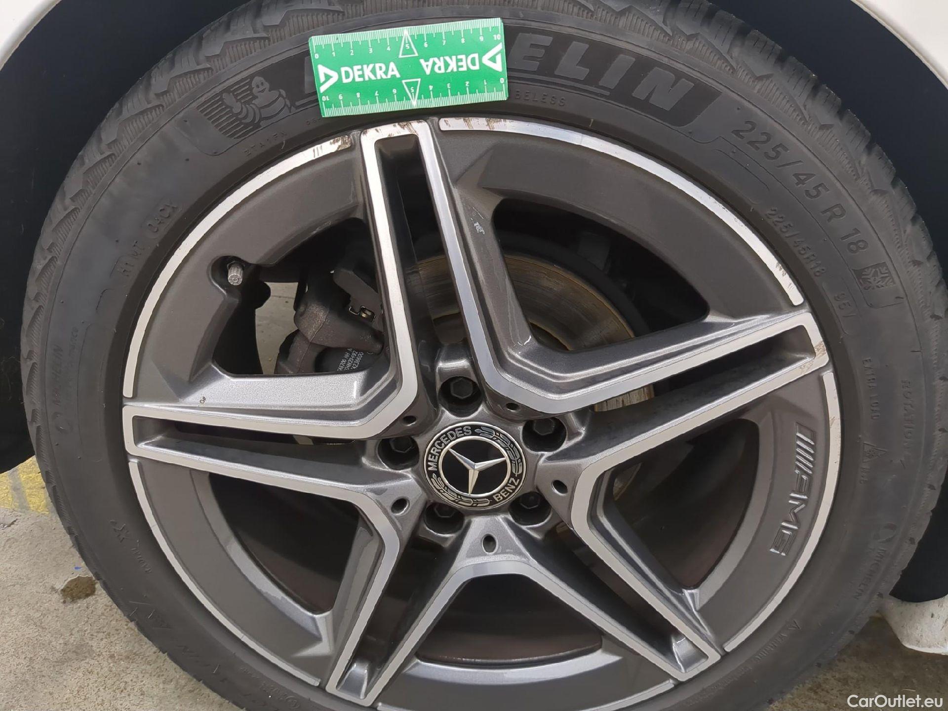  Mercedes  A-Klasse MERCEDES-BENZ Classe A Compact / 2018 / 5P / Berline A 200 d AMG Line 8G-DCT #12