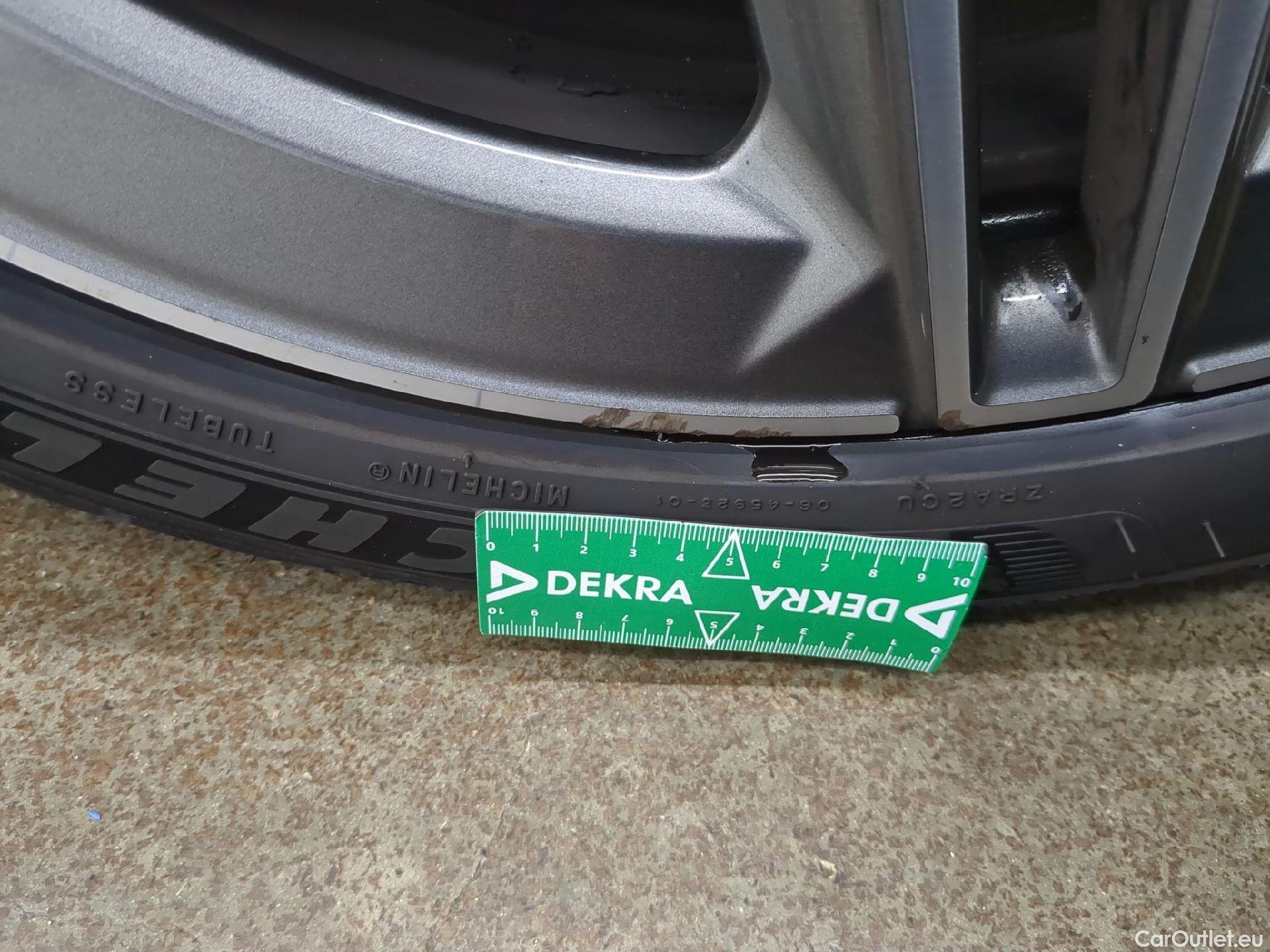  Mercedes  A-Klasse MERCEDES-BENZ Classe A Compact / 2018 / 5P / Berline A 200 d AMG Line 8G-DCT #2