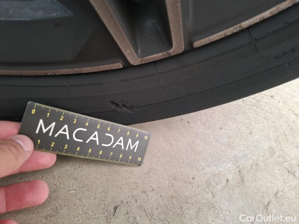  Mercedes  GLB MERCEDES-BENZ  / 2019 / 5P / SUV  220 d AMG Line 4Matic #6