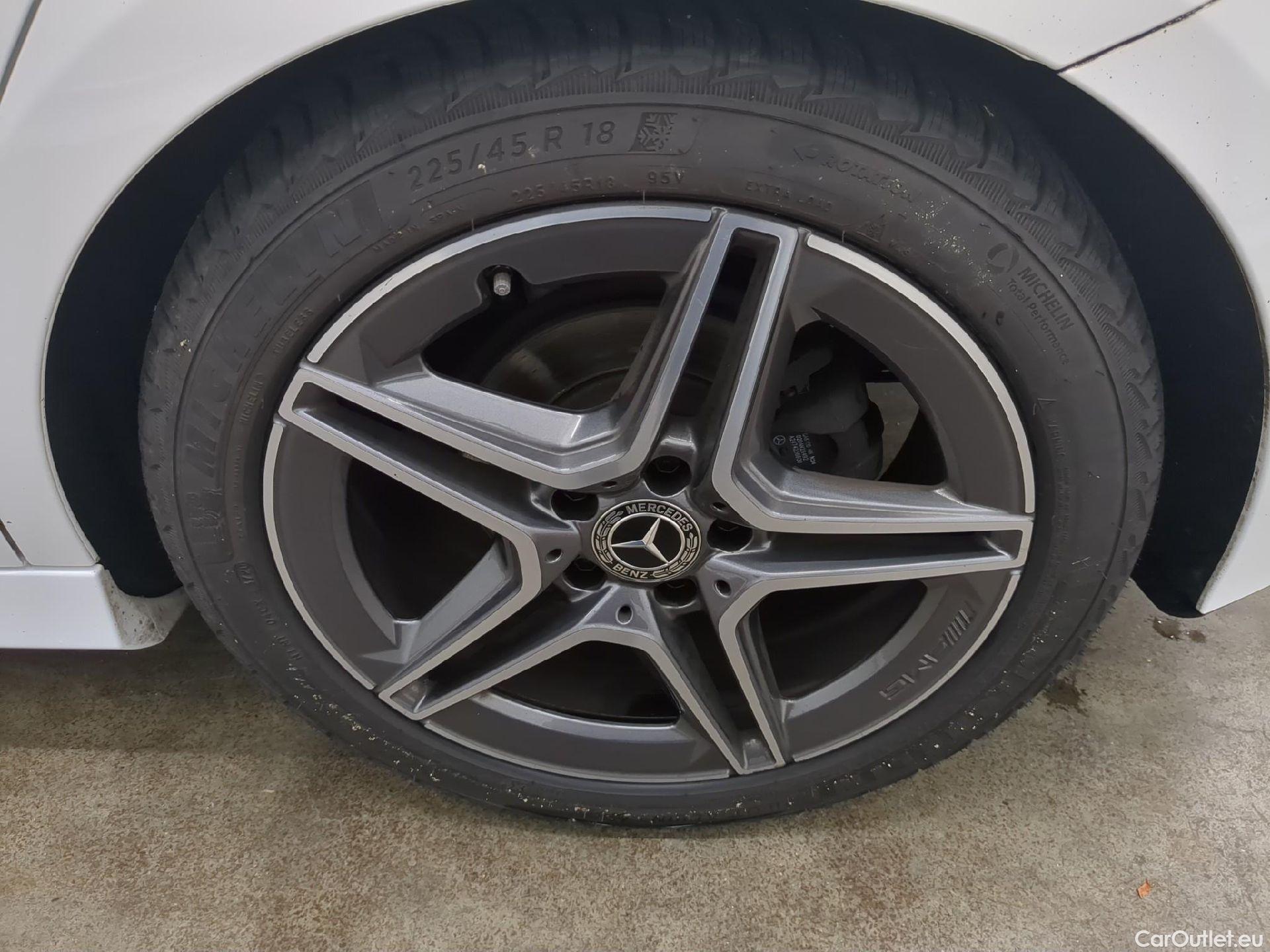  Mercedes  A-Klasse MERCEDES-BENZ Classe A Compact / 2018 / 5P / Berline A 200 d AMG Line 8G-DCT #8