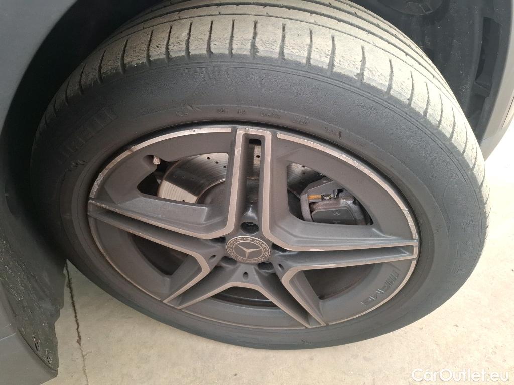  Mercedes  GLB MERCEDES-BENZ  / 2019 / 5P / SUV  220 d AMG Line 4Matic #2