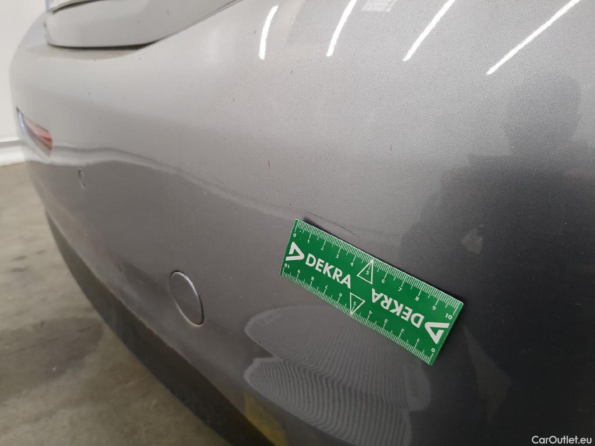  Peugeot  208 PEUGEOT  5p Berline Puretech 82 Signature #17