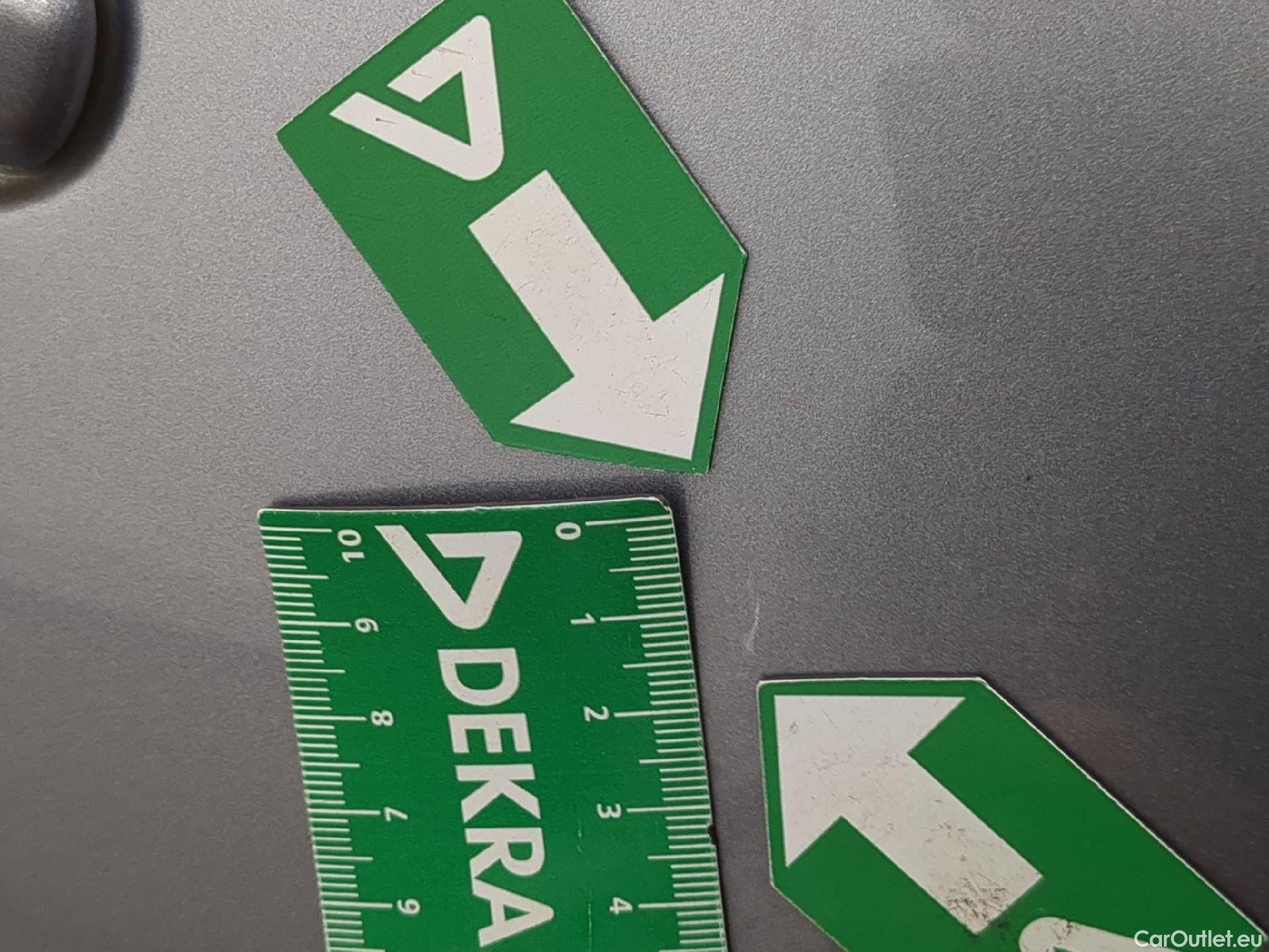  Peugeot  208 PEUGEOT  5p Berline Puretech 82 Signature #8