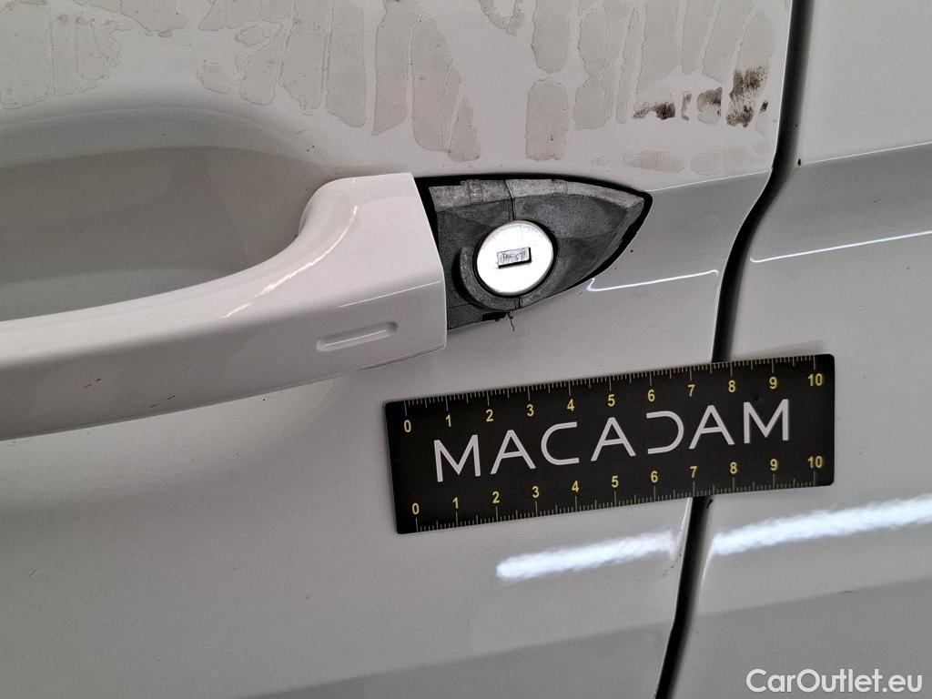  Volkswagen  Tiguan VOLKSWAGEN  5p SUV 20 TDI 150 DSG7 Carat BMT #9