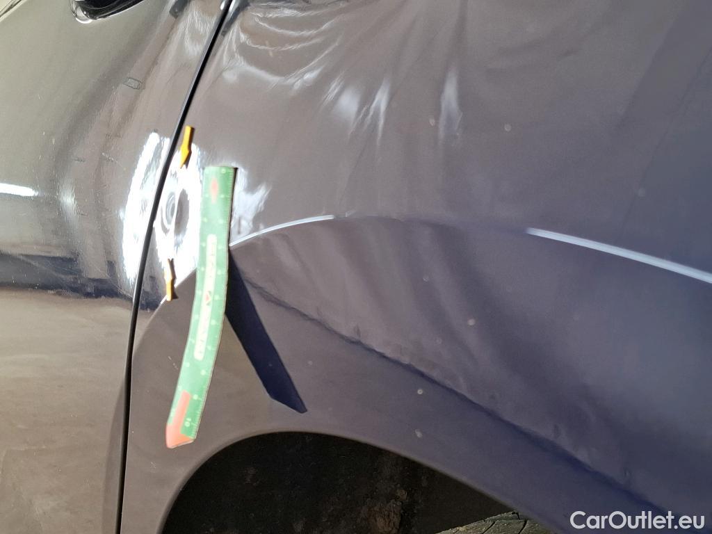  Volkswagen  Golf  VOLKSWAGEN / 2020 / 5P / Berline 2.0 TDI SCR 150 DSG7 Life 1st #38