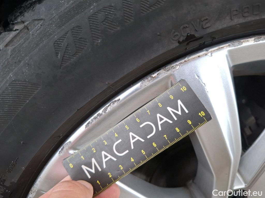  Volkswagen  T-ROC VOLKSWAGEN  / 2017 / 5P / SUV 1.5 TSI 150 EVO CARAT EXCLUSIVE DSG7 #10