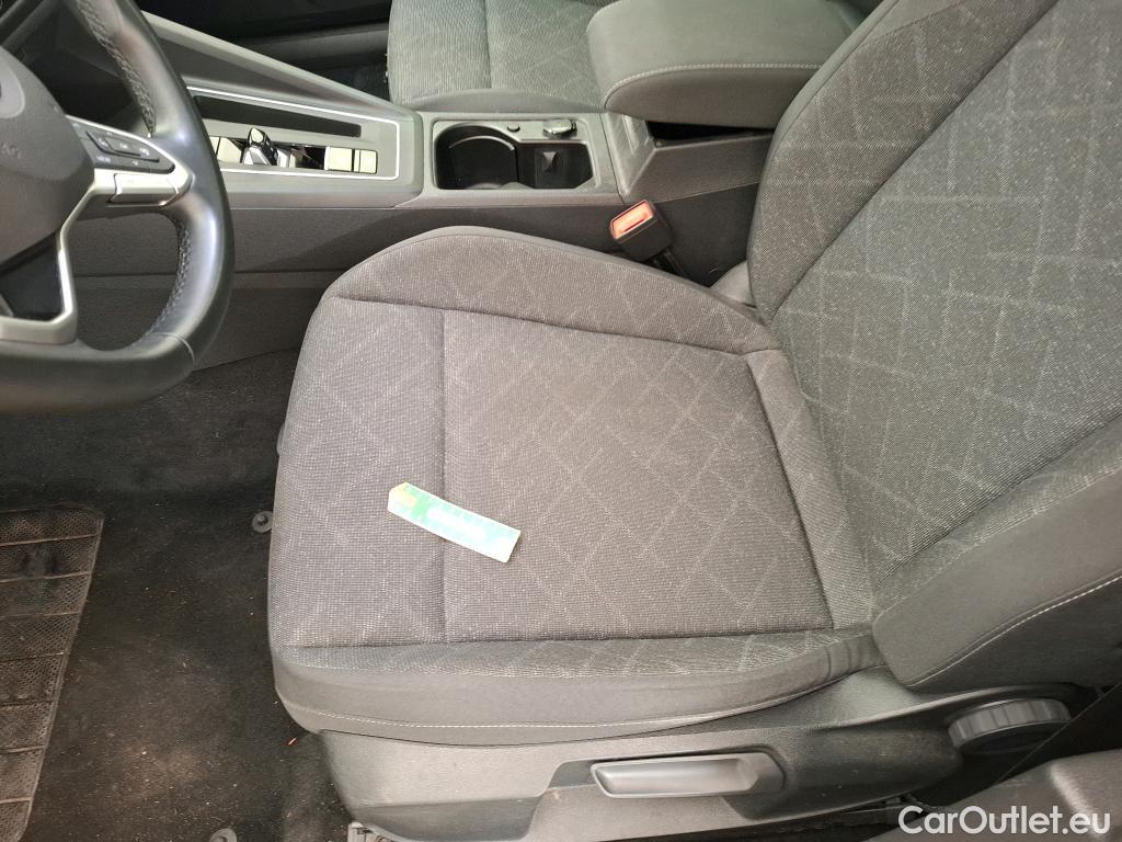  Volkswagen  Golf  VOLKSWAGEN / 2020 / 5P / Berline 2.0 TDI SCR 150 DSG7 Life 1st #45