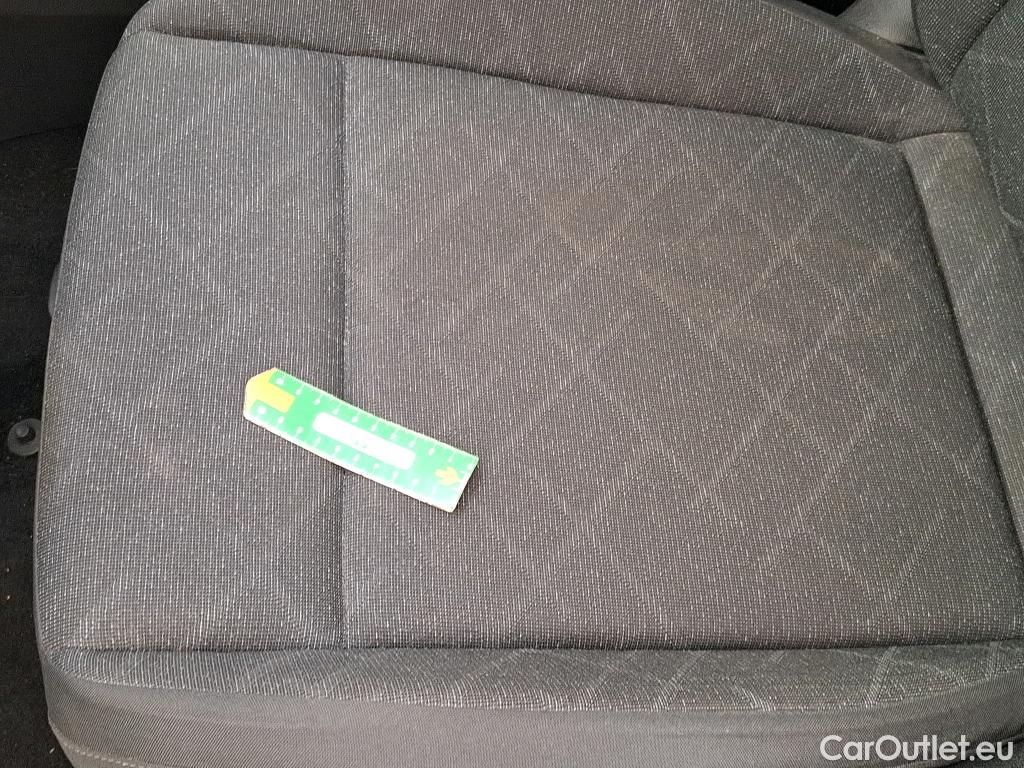  Volkswagen  Golf  VOLKSWAGEN / 2020 / 5P / Berline 2.0 TDI SCR 150 DSG7 Life 1st #46