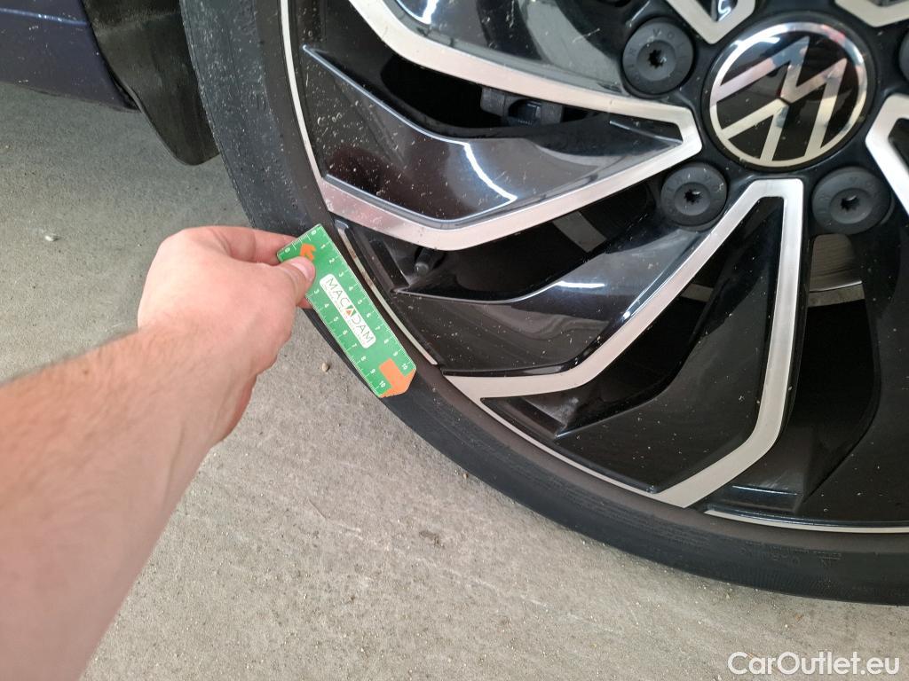  Volkswagen  Golf  VOLKSWAGEN / 2020 / 5P / Berline 2.0 TDI SCR 150 DSG7 Life 1st #22