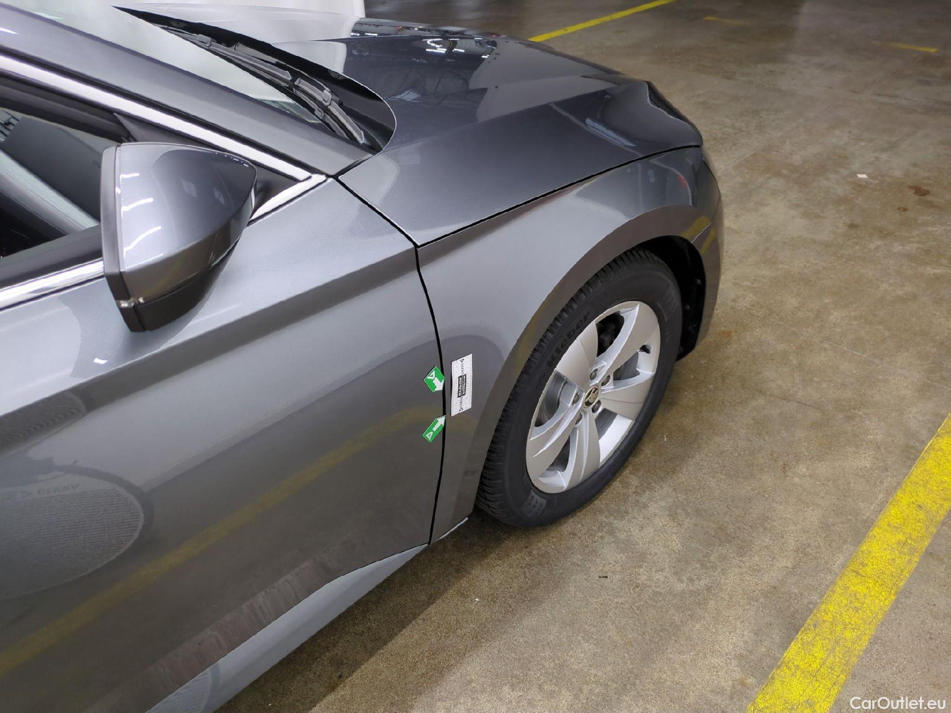  Skoda  Superb  Break Business 2.0 TDI 150CV BVA7 E6d #8