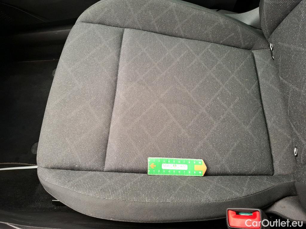  Volkswagen  Golf  VOLKSWAGEN / 2020 / 5P / Berline 2.0 TDI SCR 150 DSG7 Life 1st #44