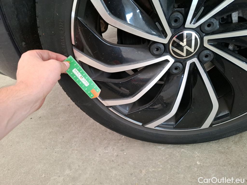  Volkswagen  Golf  VOLKSWAGEN / 2020 / 5P / Berline 2.0 TDI SCR 150 DSG7 Life 1st #29