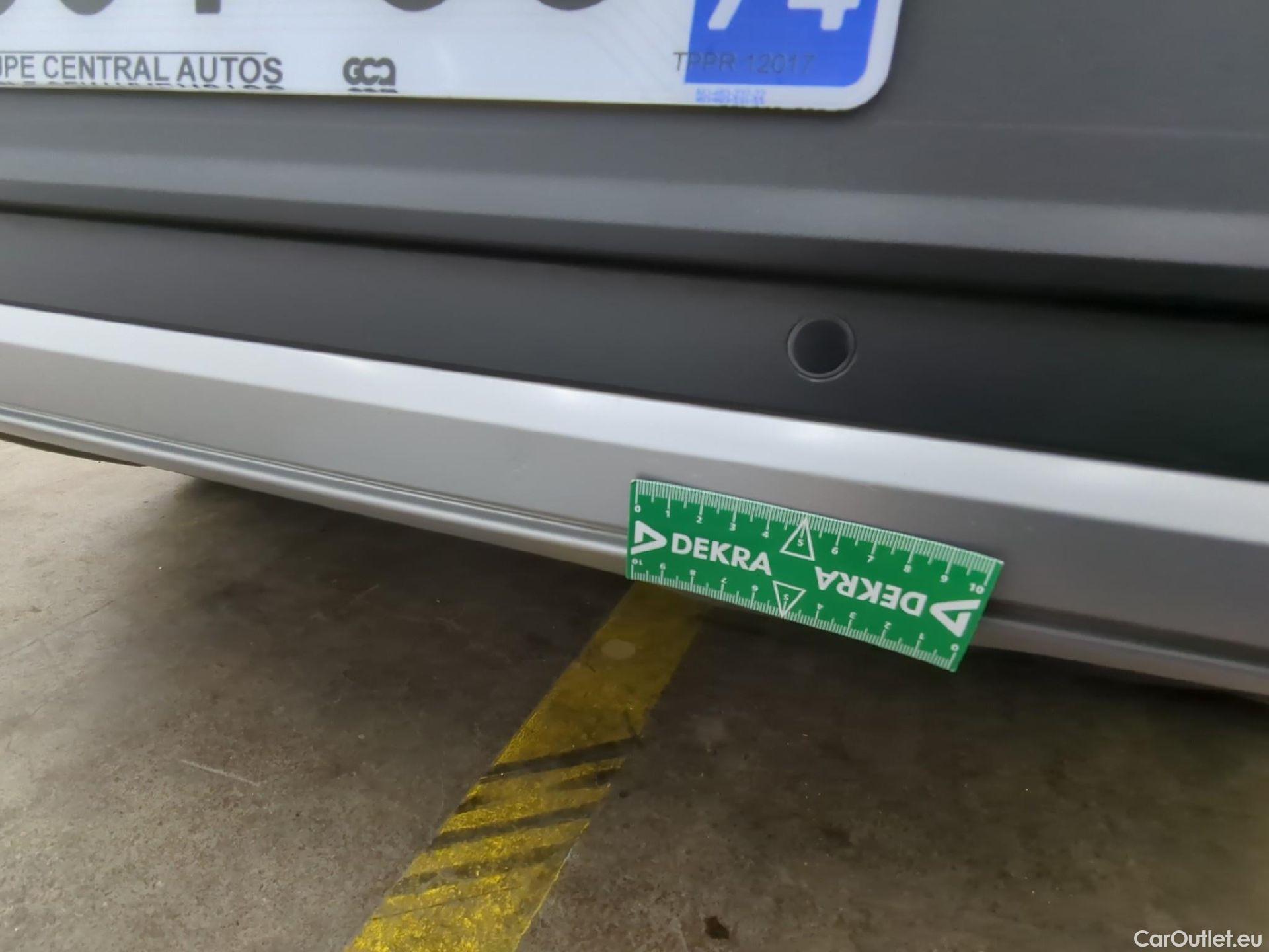  Volkswagen  T-ROC  Life 2.0 TDI 150CV BVA7 E6d #8