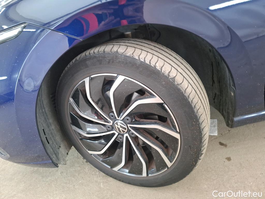  Volkswagen  Golf  VOLKSWAGEN / 2020 / 5P / Berline 2.0 TDI SCR 150 DSG7 Life 1st #4