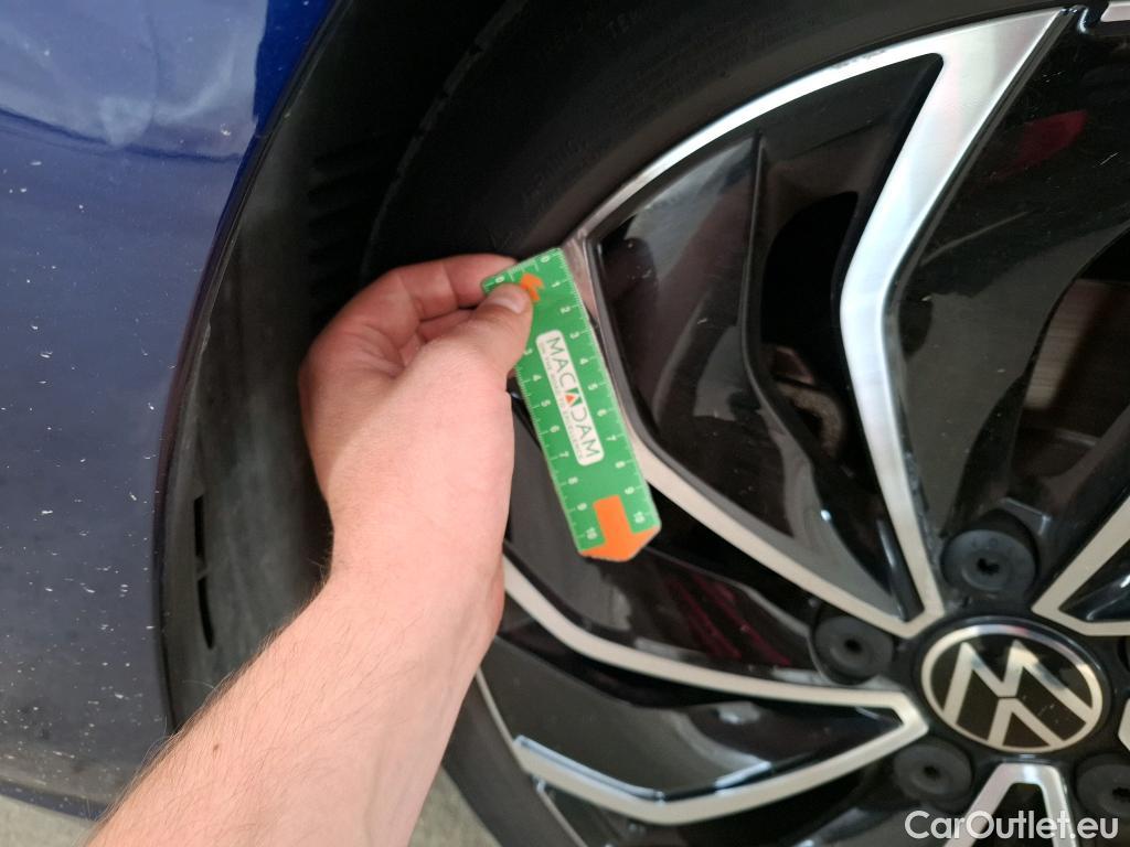  Volkswagen  Golf  VOLKSWAGEN / 2020 / 5P / Berline 2.0 TDI SCR 150 DSG7 Life 1st #51