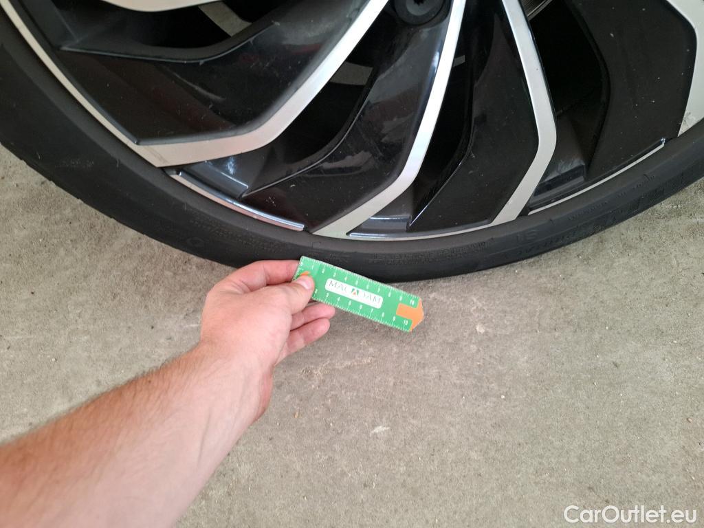  Volkswagen  Golf  VOLKSWAGEN / 2020 / 5P / Berline 2.0 TDI SCR 150 DSG7 Life 1st #12