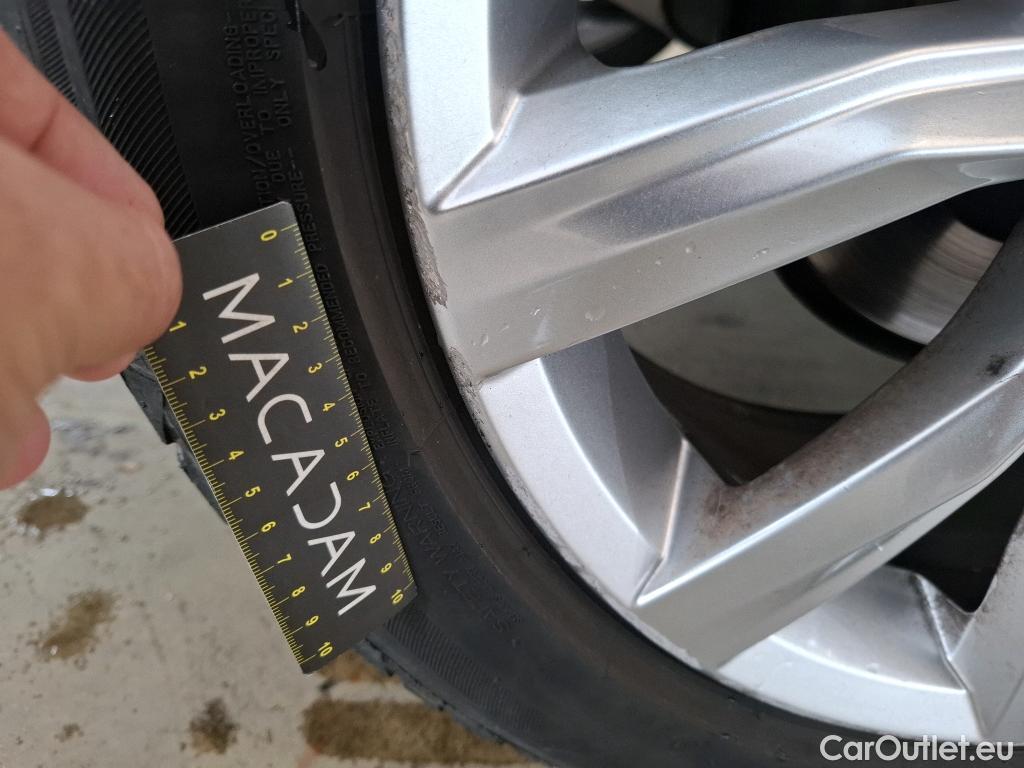  Volkswagen  T-ROC VOLKSWAGEN  / 2017 / 5P / SUV 1.5 TSI 150 EVO CARAT EXCLUSIVE DSG7 #20