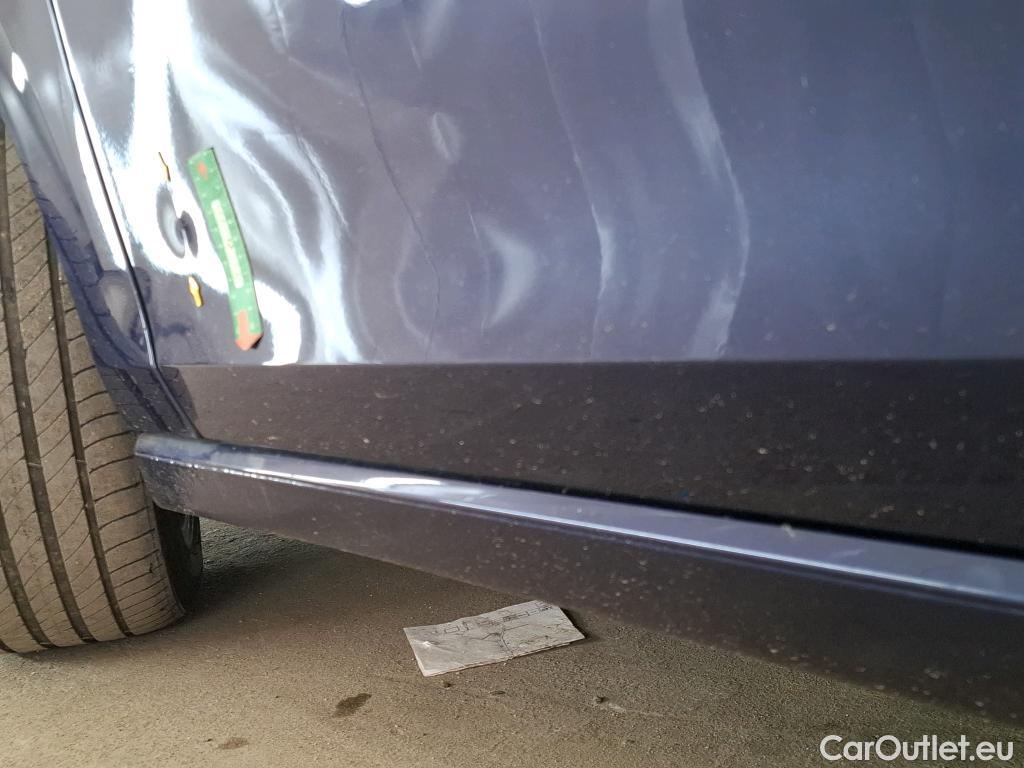  Volkswagen  Golf  VOLKSWAGEN / 2020 / 5P / Berline 2.0 TDI SCR 150 DSG7 Life 1st #2